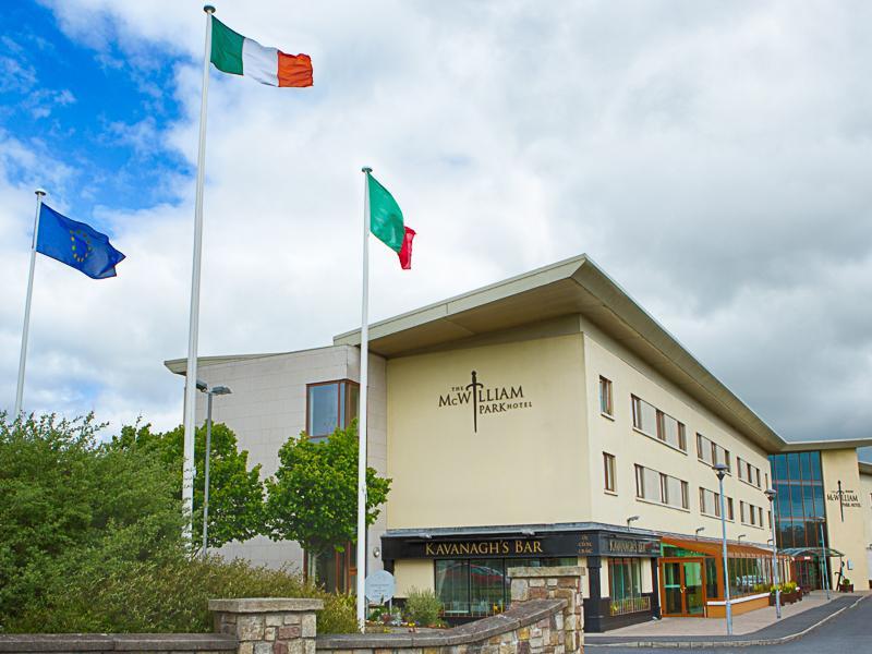McWilliam Park Hotel Claremorris Exteriör bild